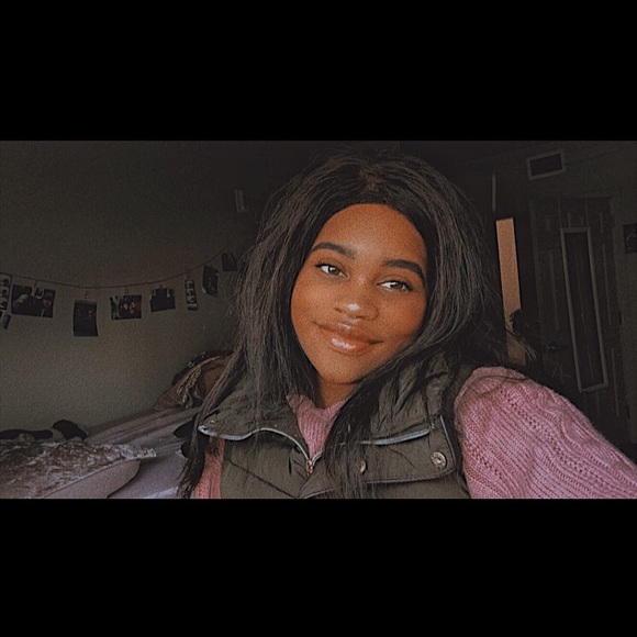 Meet your Posher, Kadie - Picture 1 of 5